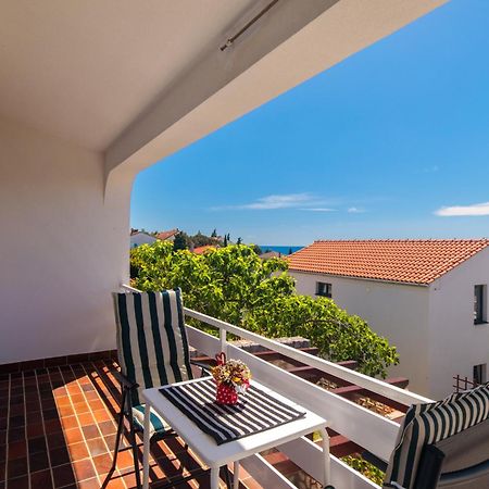 Apartment Tonka *Balcony & Partial Seaview! Krk Town Extérieur photo